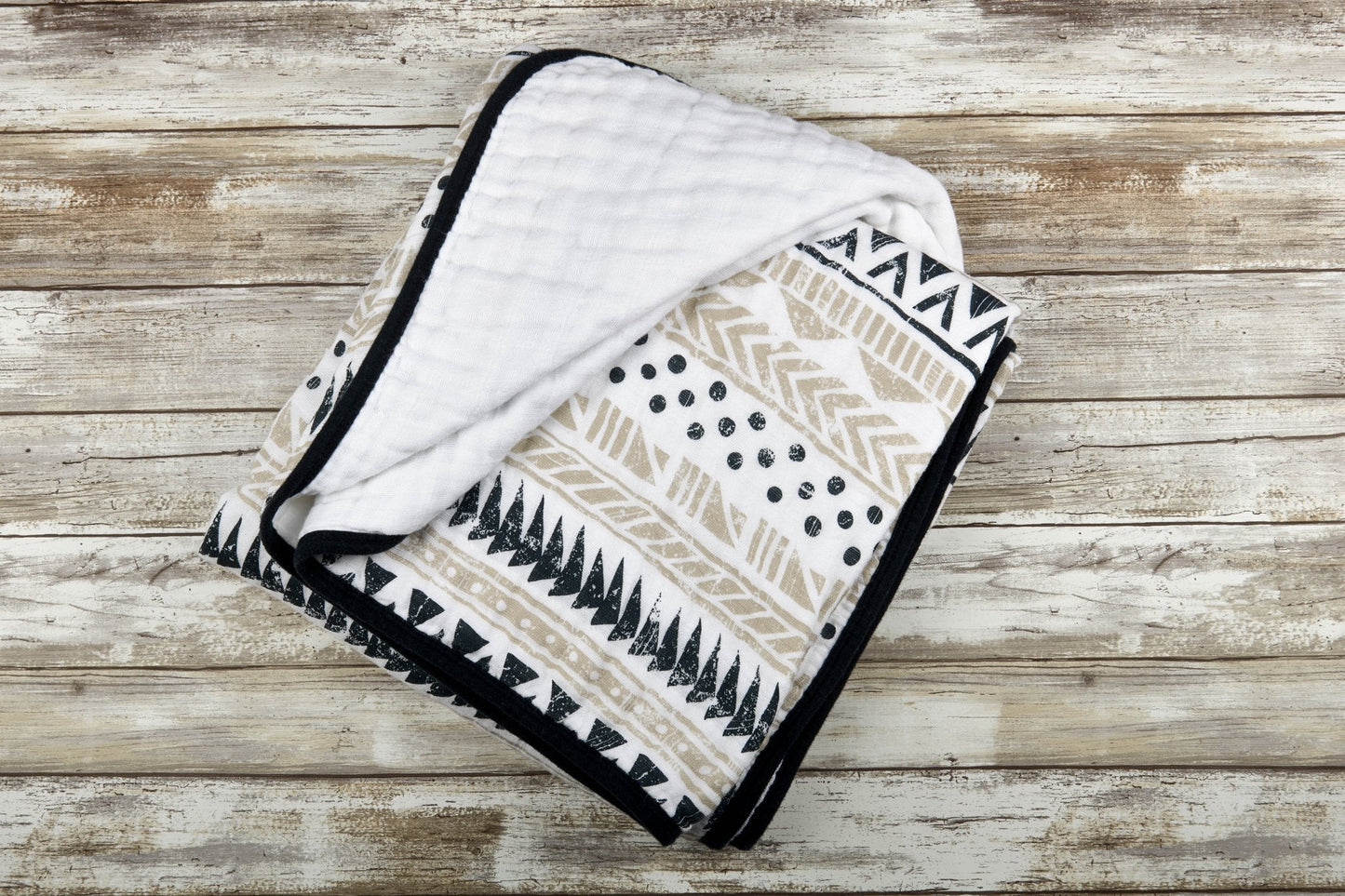 Pyramids Designed Cotton Blanket